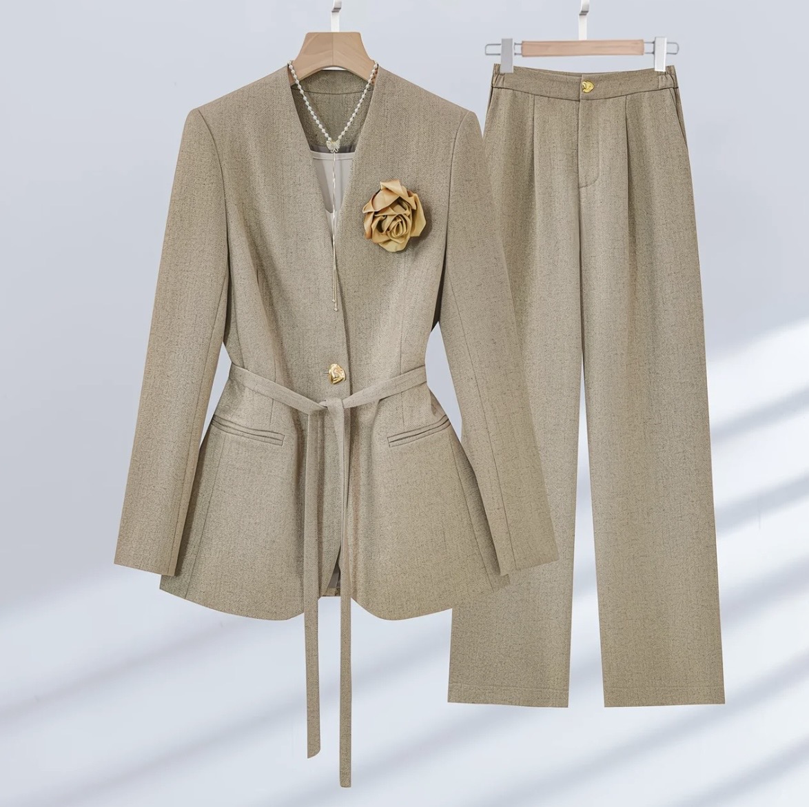 2 piece skirt suit, N$1100
