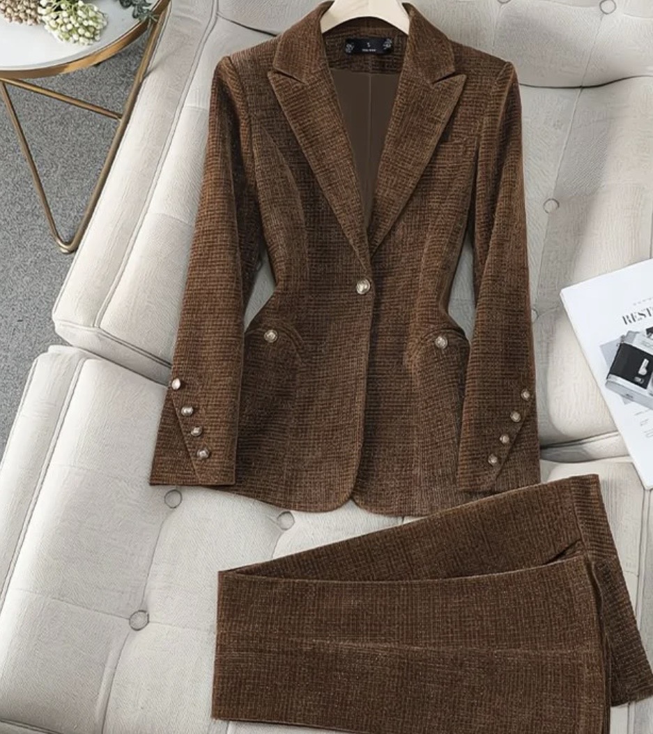 Lady 2 piece luxury suit